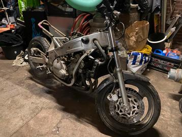 Yamaha FZR 600 1989 voor onderdelen of project beschikbaar voor biedingen