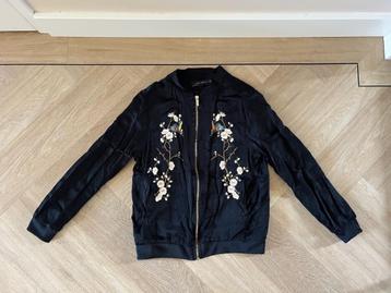 *NIEUW!* Zwart vest met Japanse print en satijnlook, Zara XS beschikbaar voor biedingen