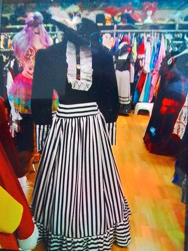 Dickens dames en heren kostuums te koop, Kleding | Heren, Carnavalskleding en Feestkleding, Zo goed als nieuw, Kleding, Historisch