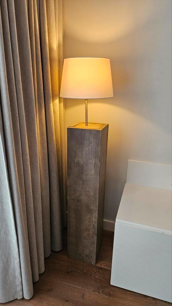 Steigerhouten Staanlamp, Huis en Inrichting, Lampen | Vloerlampen, Nieuw, 100 tot 150 cm, Hout, Ophalen