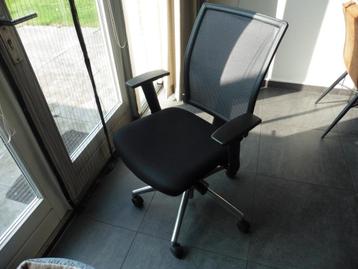 Bureaustoel ergonomisch beschikbaar voor biedingen