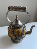 Een decoratief Marokkaans metalen en keramieken theepotje, Antiek en Kunst, Antiek | Keramiek en Aardewerk, Ophalen