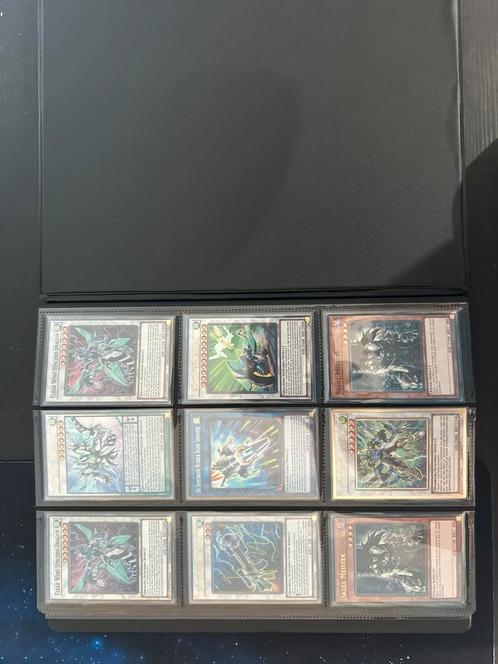 Yu-gi-oh verzaamelaarsmap - 180 kaarten, Hobby en Vrije tijd, Verzamelkaartspellen | Yu-gi-Oh!, Zo goed als nieuw, Meerdere kaarten