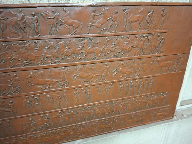 Bronzen reliëfplaat met klassieke taferelen, Antiek en Kunst, Kunst | Beelden en Houtsnijwerken, Ophalen of Verzenden