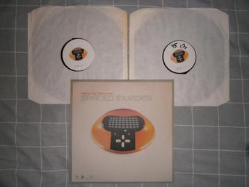 2 vinyl Hatiras ft. Slarta John – Spaced Invader. 2001 House beschikbaar voor biedingen