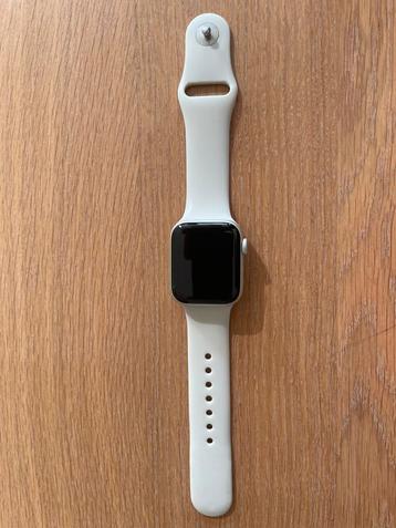 Apple Watch SE 40mm Sterrenlicht GPS Sportbandje M/S beschikbaar voor biedingen