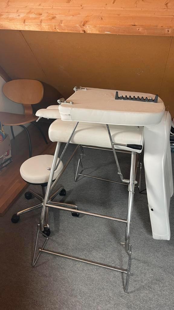 Mooie leren behandelstoel plus kruk, Huis en Inrichting, Stoelen, Eén, Ophalen