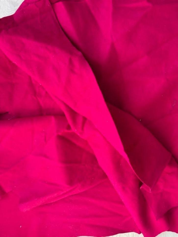 Vilt, Karmijnrood 130 x 72 cm voor hoed, bloemen of tas, Hobby en Vrije tijd, Vilt, Nieuw, Los Vilt, Ophalen of Verzenden