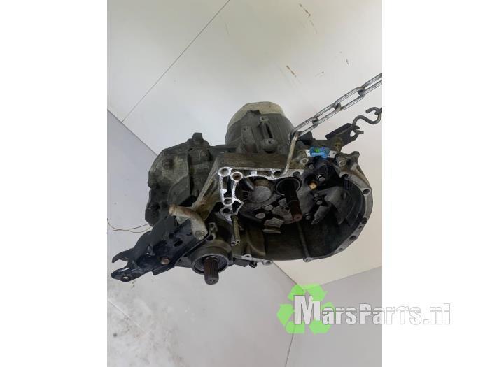 Versnellingsbak van een Renault Megane, Auto-onderdelen, Transmissie en Toebehoren, Renault, Gebruikt, 6 maanden garantie, 12 maanden garantie