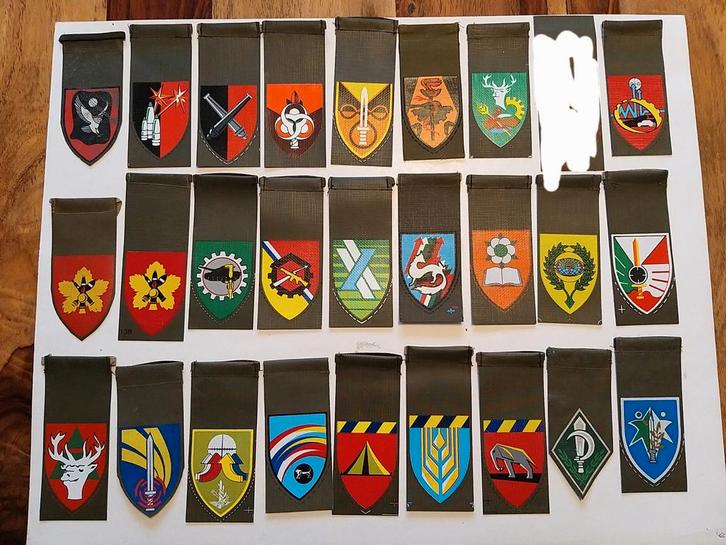 Diverse IDF mouwemblemen, Verzamelen, Militaria | Algemeen, Landmacht, Embleem of Badge, Nederland, Ophalen of Verzenden