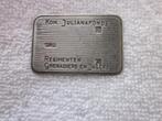 Zilver plaatje Kon. Julianafonds Regim. Grenadiers en Jagers, Ophalen of Verzenden, Landmacht, Nederland, Embleem of Badge