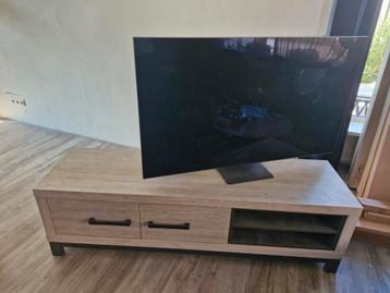 Stevige TV Meubelkast met Opbergruimte beschikbaar voor biedingen
