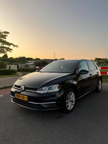 Volkswagen Golf 1.0 TSI 110pk 7-DSG 5D 2017 Zwart beschikbaar voor biedingen