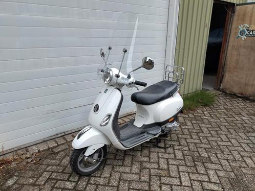 Supermooie en goede Vespa LX50 4-takt 4v bromscooter 8300 km, Fietsen en Brommers, Scooters | Vespa, Zo goed als nieuw, Vespa LX