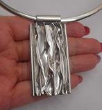 Zilveren spang met grote modernist hanger nr.346, Met hanger, Verzenden, Zo goed als nieuw, Zilver