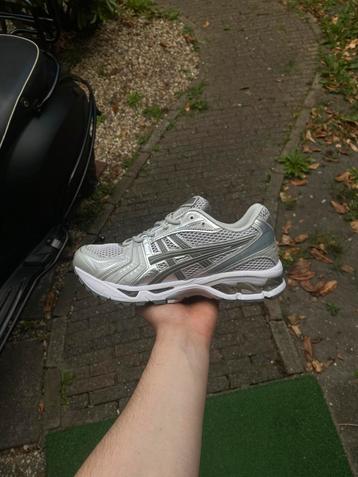 Asics gel kayano 14 beschikbaar voor biedingen
