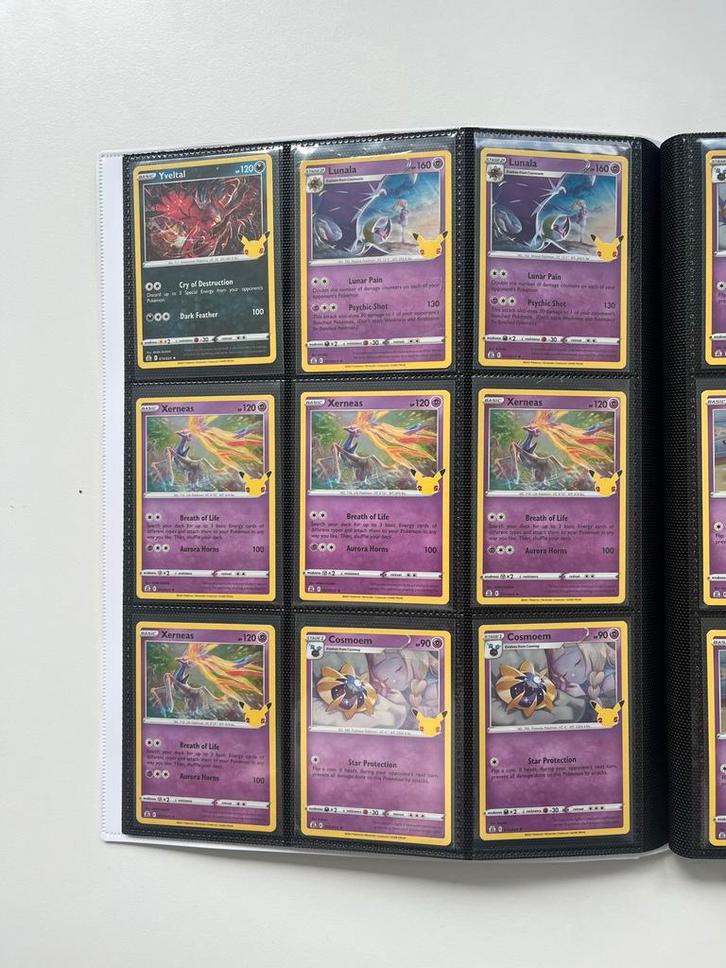 Pokémon Celebrations, Hobby en Vrije tijd, Verzamelkaartspellen | Pokémon, Zo goed als nieuw, Meerdere kaarten, Foil, Ophalen of Verzenden
