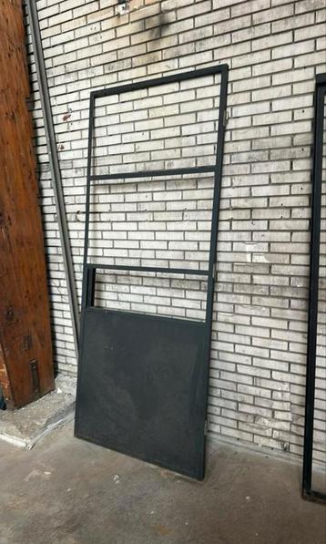 Stalen taats deur 98x235,5 cm beschikbaar voor biedingen