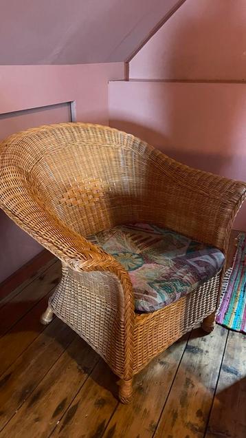 Rotan Pauw Stoel - Brocante Charme beschikbaar voor biedingen