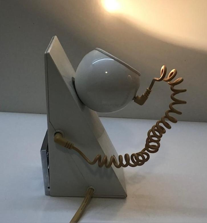 Vintage Postmoderne tafellamp uit de jaren 80, Huis en Inrichting, Lampen | Tafellampen, Zo goed als nieuw, Minder dan 50 cm, Kunststof