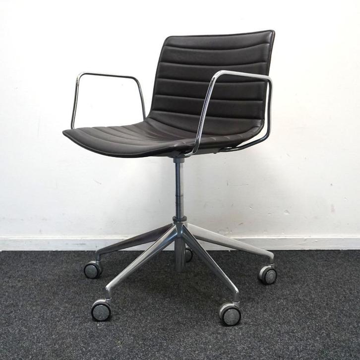 Arper Catifa 53 Design Vergaderstoelen | Donkerbruin Leer, Huis en Inrichting, Stoelen, Gebruikt, Vijf, Zes of meer stoelen, Leer