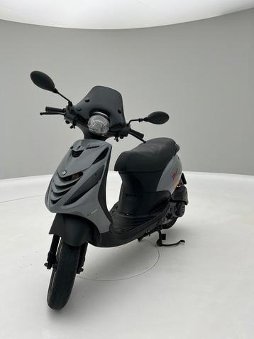 Piaggio Zip IGET 2019 met geelkenteken beschikbaar voor biedingen