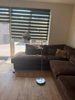 Staande zilveren vloerlamp, Huis en Inrichting, Lampen | Vloerlampen, Ophalen, Gebruikt, Glas, Modern