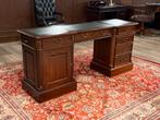 Klassiek Engels bureau #502, Ophalen of Verzenden, Zo goed als nieuw, Bureau