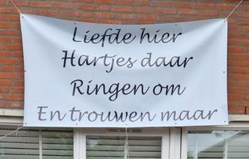 Leuk spandoek beschikbaar voor biedingen