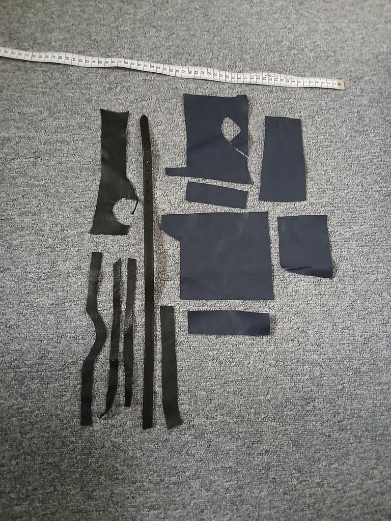 Restjes lappen leer, Hobby en Vrije tijd, Stoffen en Lappen, Gebruikt, Zwart, Leer of Kunstleer, Ophalen of Verzenden