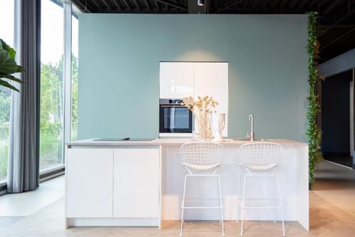 Hoogglans eilandkeuken met Pelgrim apparatuur, Huis en Inrichting, Keuken | Complete keukens, Nieuw, Enkelwandige keuken, Wit