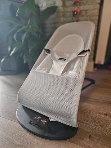 BabyBjörn Wipstoel Balance Soft Mesh – Wit/Grijs, Ergonomisc beschikbaar voor biedingen