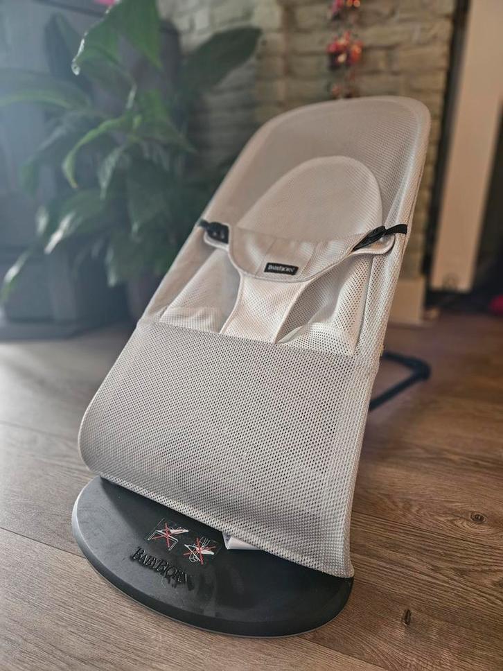 BabyBjörn Wipstoel Balance Soft Mesh – Wit/Grijs, Ergonomisc, Kinderen en Baby's, Wipstoeltjes, Zo goed als nieuw, Wipstoel, Overige merken