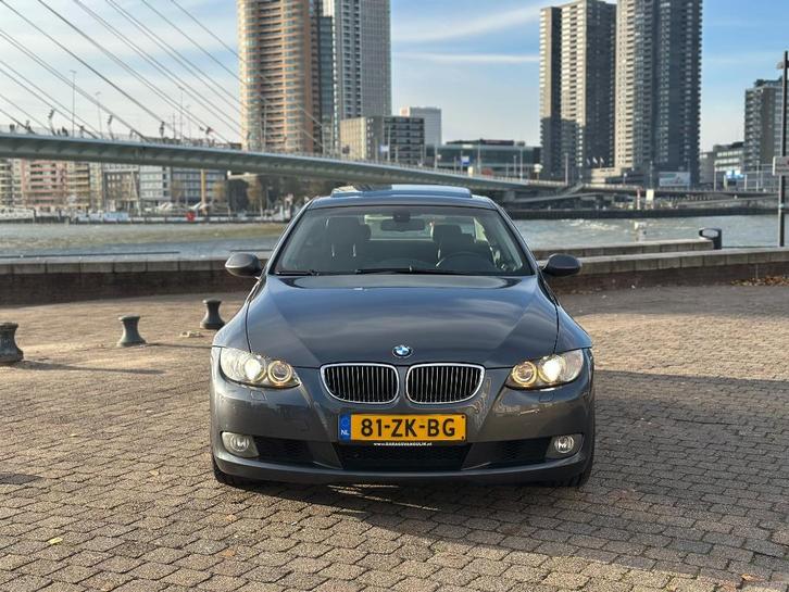 BMW 3-Serie 2.5 I 325 Coupe 2007 Grijs, Auto's, BMW, Particulier, 3-Serie, ABS, Airbags, Alarm, Bluetooth, Boordcomputer, Centrale vergrendeling