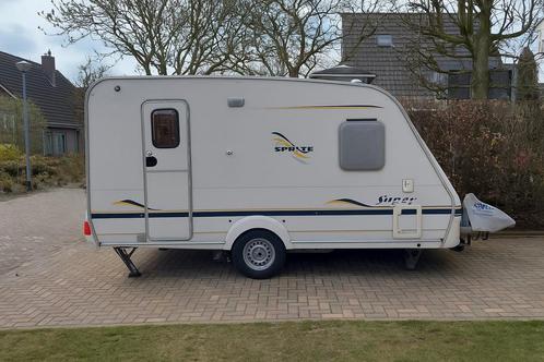 Te koop: Nette en complete Sprite 410 (2003) incl. mover., Caravans en Kamperen, Caravans, Particulier, tot en met 4, 750 - 1000 kg