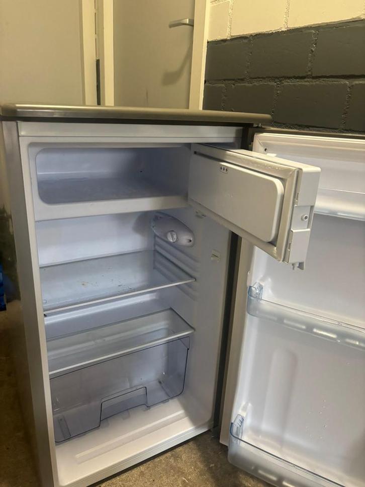 Koelkast met vriesvak - compact model, Witgoed en Apparatuur, Koelkasten en IJskasten, Gebruikt, Met vriesvak, Minder dan 75 liter