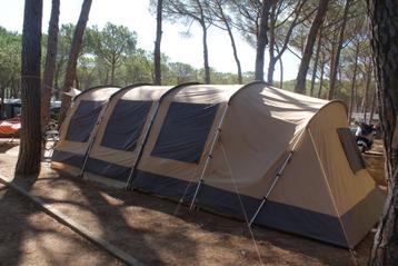 4 persoons tent met dubbele luifel beschikbaar voor biedingen