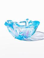 Asbak schaaltje artglas licht blauw met roze vintage, Verzenden