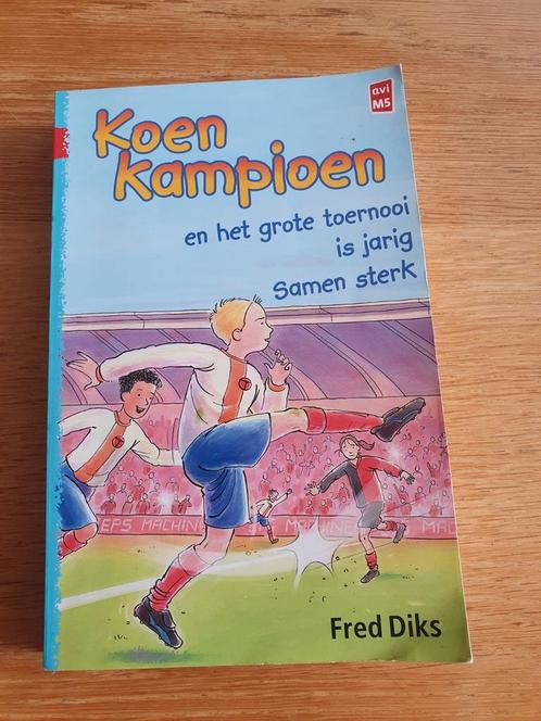 Koenkampioen en het grote tournooi is jarig samen sterk, Boeken, Kinderboeken | Jeugd | 10 tot 12 jaar, Zo goed als nieuw, Ophalen of Verzenden