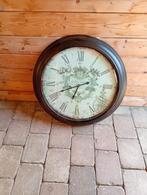 Brocante klok, Huis en Inrichting, Woonaccessoires | Klokken, Ophalen, Gebruikt
