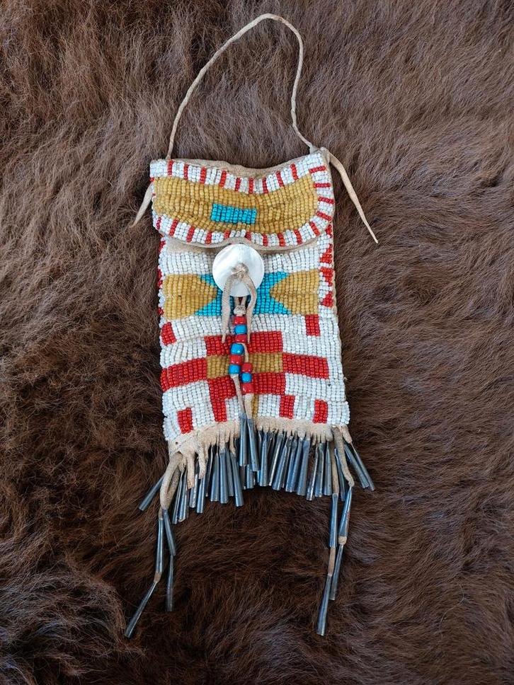 Native American buckskin bag., Verzamelen, Overige Verzamelen, Ophalen of Verzenden