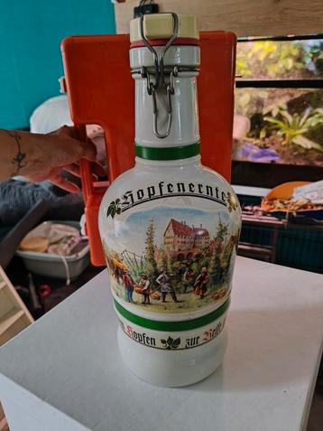 Collection twee liter bierfles beschikbaar voor biedingen
