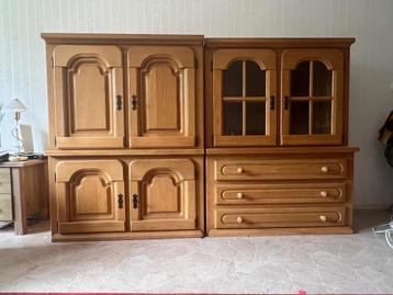 Houten kast beschikbaar voor biedingen