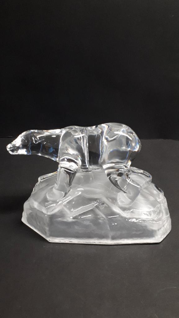 Twee decoratieve beeldjes van ijsberen op ijsschotsen., Verzamelen, Beelden en Beeldjes, Zo goed als nieuw, Dier, Ophalen of Verzenden