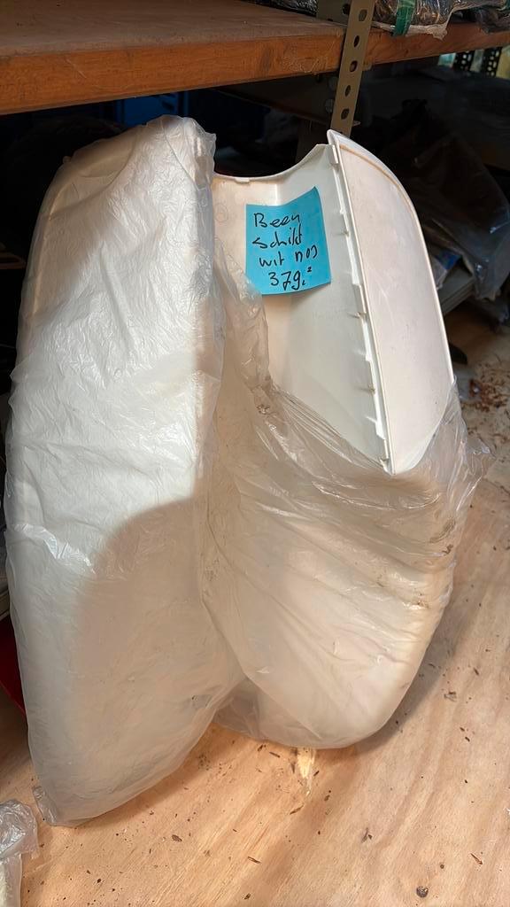 Honda Scoopy Nos Delen Beenschild Wit en veel meer, Fietsen en Brommers, Brommeronderdelen | Algemeen, Nieuw, Overige typen, Ophalen of Verzenden