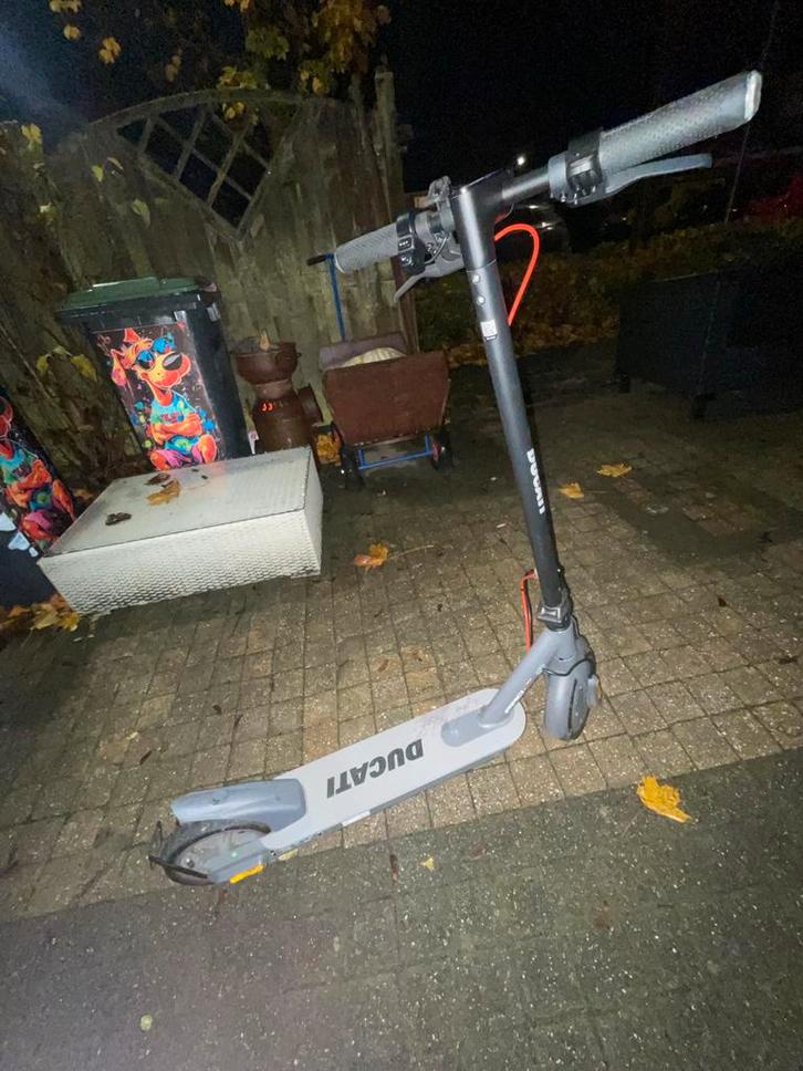 Ducati Elektrische Step -, Fietsen en Brommers, Overige Fietsen en Brommers, Gebruikt, Ophalen