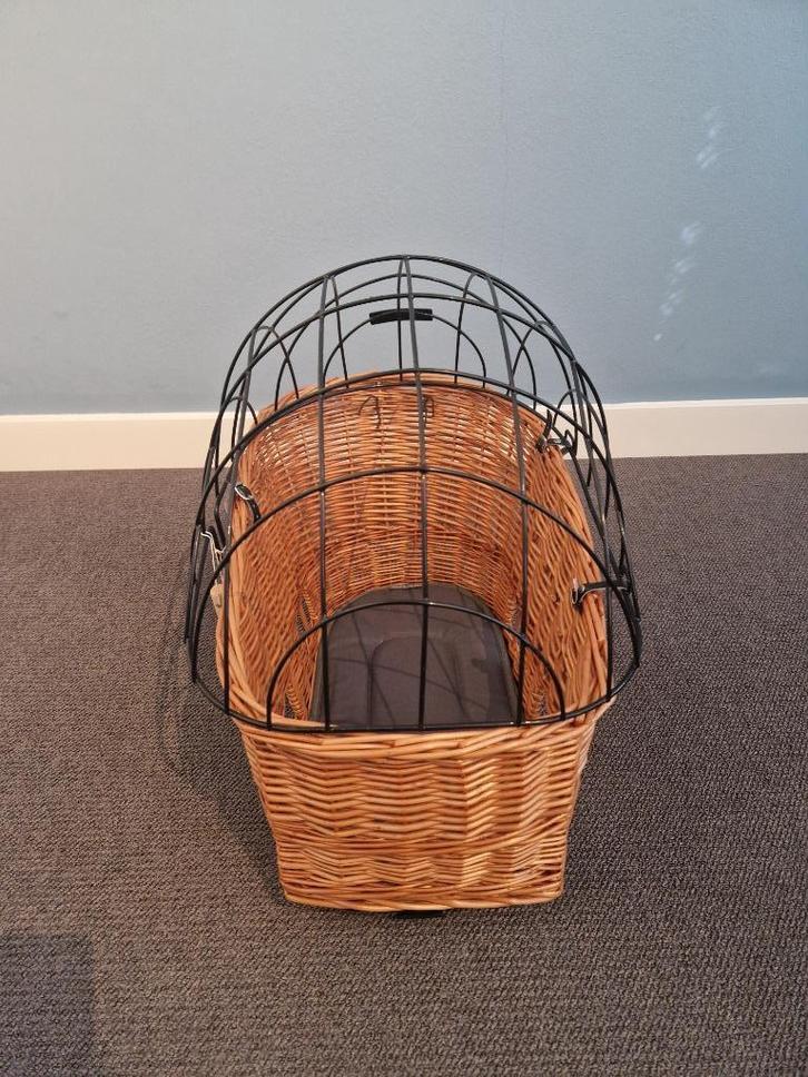 Basil hondenfietsmand met korf - MIK adapter, Fietsen en Brommers, Fietsaccessoires | Fietsmanden, Zo goed als nieuw, Fietsmand