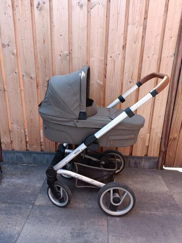 Mutsy nio 3 delige kinderwagen  beschikbaar voor biedingen