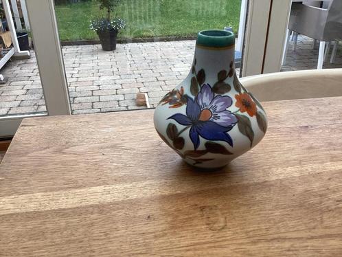 Vaasje Iris Flora Gouda en schaaltje Daisy Flora Gouda, Antiek en Kunst, Antiek | Keramiek en Aardewerk, Ophalen of Verzenden