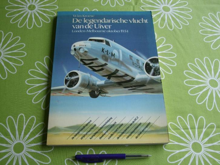 De legendarische vlucht van de Uiver + extra krantenknipsel, Verzamelen, Luchtvaart en Vliegtuigspotten, Zo goed als nieuw, Boek of Tijdschrift